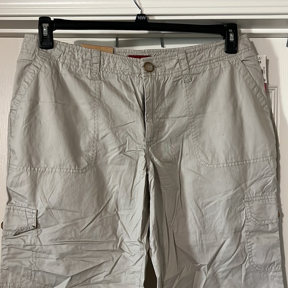 Capris - Picture 2 of 6